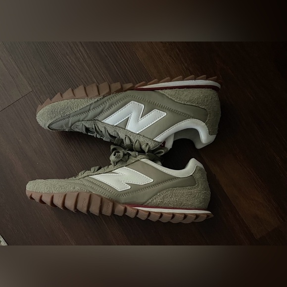 New Balance Men’s RC30 'OLIVE' gently used - Picture 6 of 7